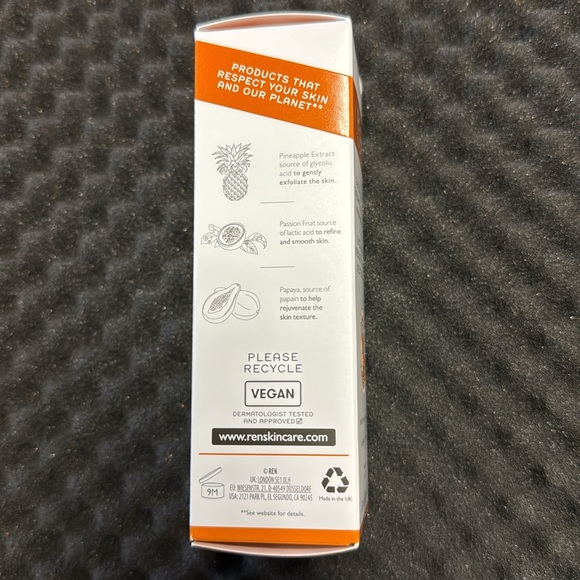 NEW - REN Glycol Lactic Radiance Renewal Mask - Picture 3 of 3